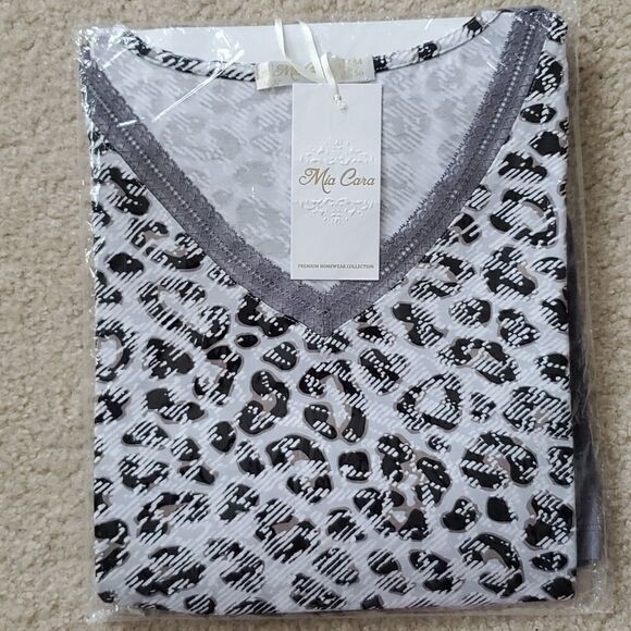 MIA CARA 2pc T-Shirt and Short Set - Picture 3 of 7